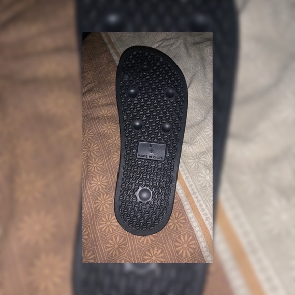 New unisex indoor/outdoor slippers - Picture 2 of 3